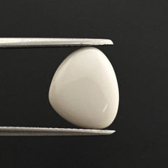 WHITE AGATE LENTIL IRREGULAR TRILLION 11.50X10MM 2.25 Cts.