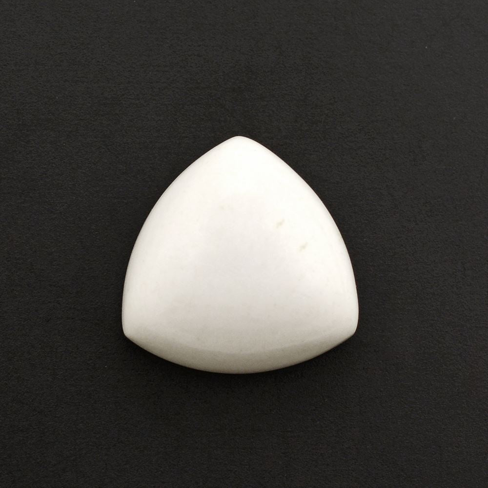WHITE AGATE TRILLION CAB 14MM 10.50 Cts.