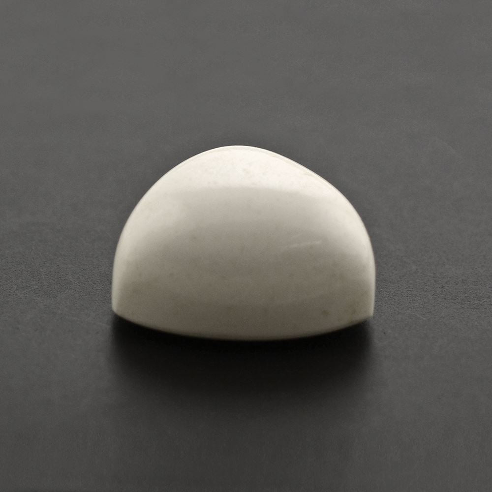 WHITE AGATE TRILLION CAB 14MM 10.50 Cts.