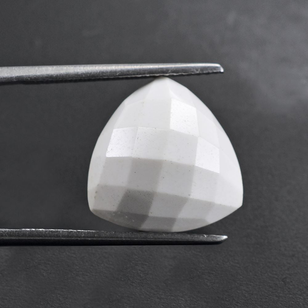 WHITE AGATE CHECKER TRILLION CAB 14MM 8.11 Cts.