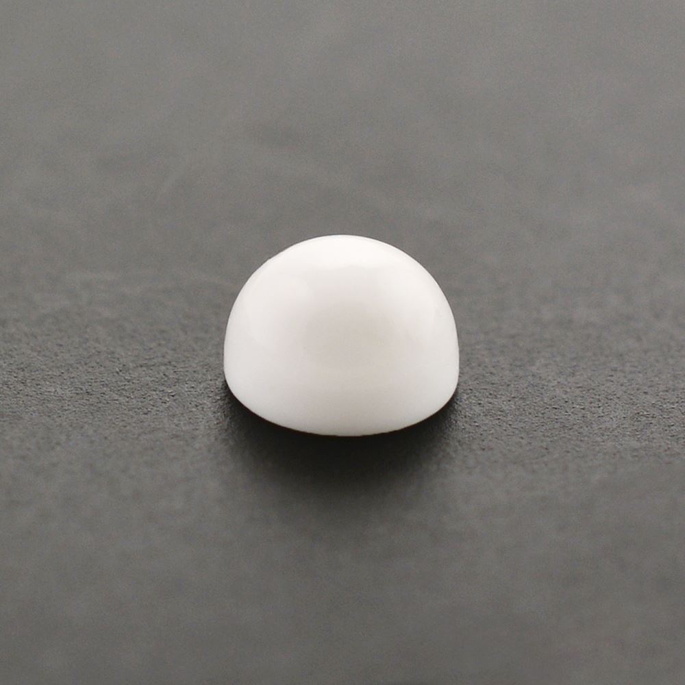 WHITE AGATE ROUND CAB 4MM 0.36 Cts.