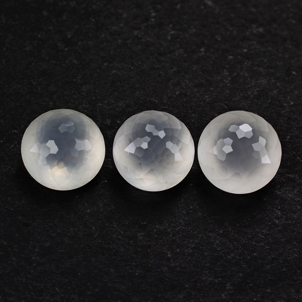 WHITE MILKY QUARTZ IRREGULAR CUT SPECIAL ROUND 11.70MM 6.50 Cts.