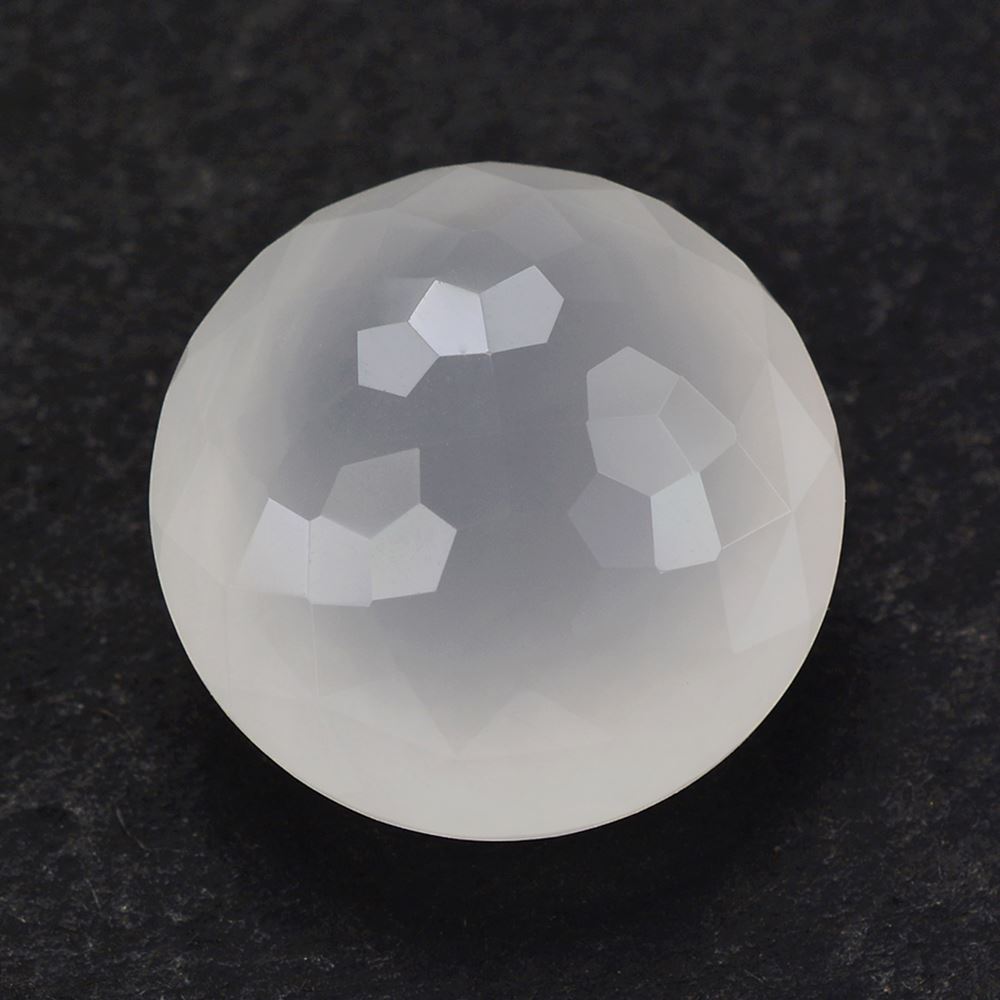 WHITE MILKY QUARTZ IRREGULAR CUT SPECIAL ROUND 18MM 21.93 Cts.