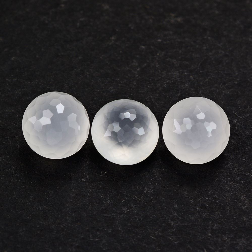 WHITE MILKY QUARTZ IRREGULAR CUT SPECIAL ROUND 9MM 3.44 Cts.