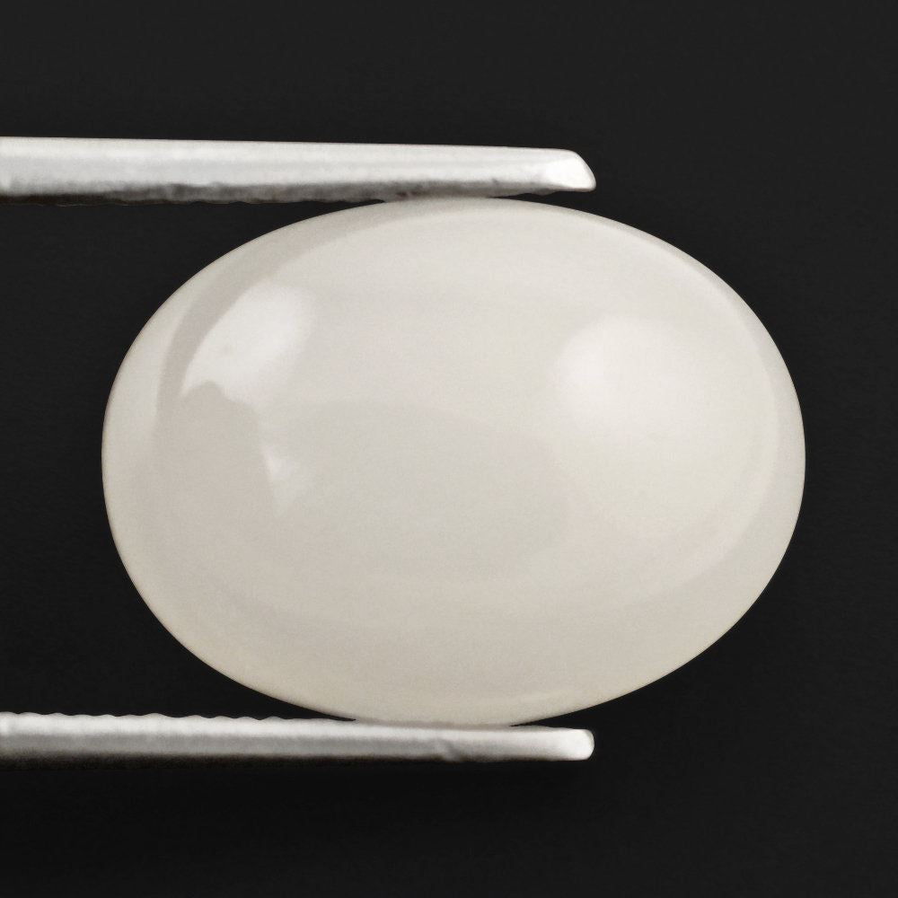 WHITE MILKY QUARTZ OVAL CAB 16X12MM 9.21 Cts.