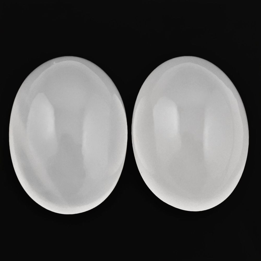 WHITE MILKY QUARTZ OVAL CAB 18X13MM 12.53 Cts.