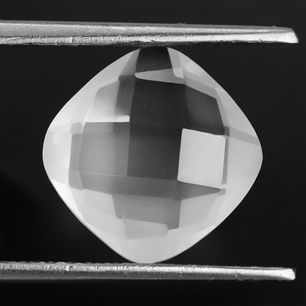 WHITE MILKY QUARTZ BRIOLETTE CUSHION 11MM 4.90 Cts.