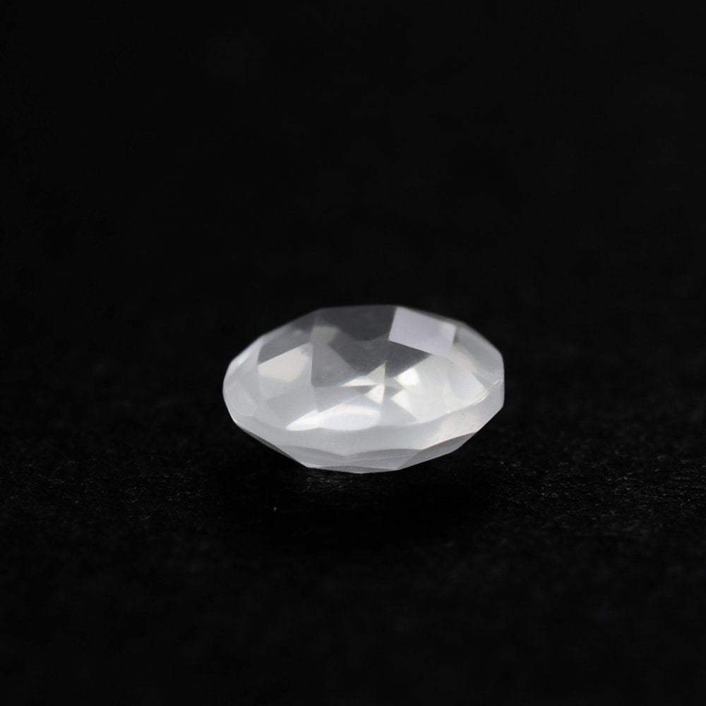 WHITE MILKY QUARTZ BRIOLETTE ROUND 4MM 0.23 Cts.