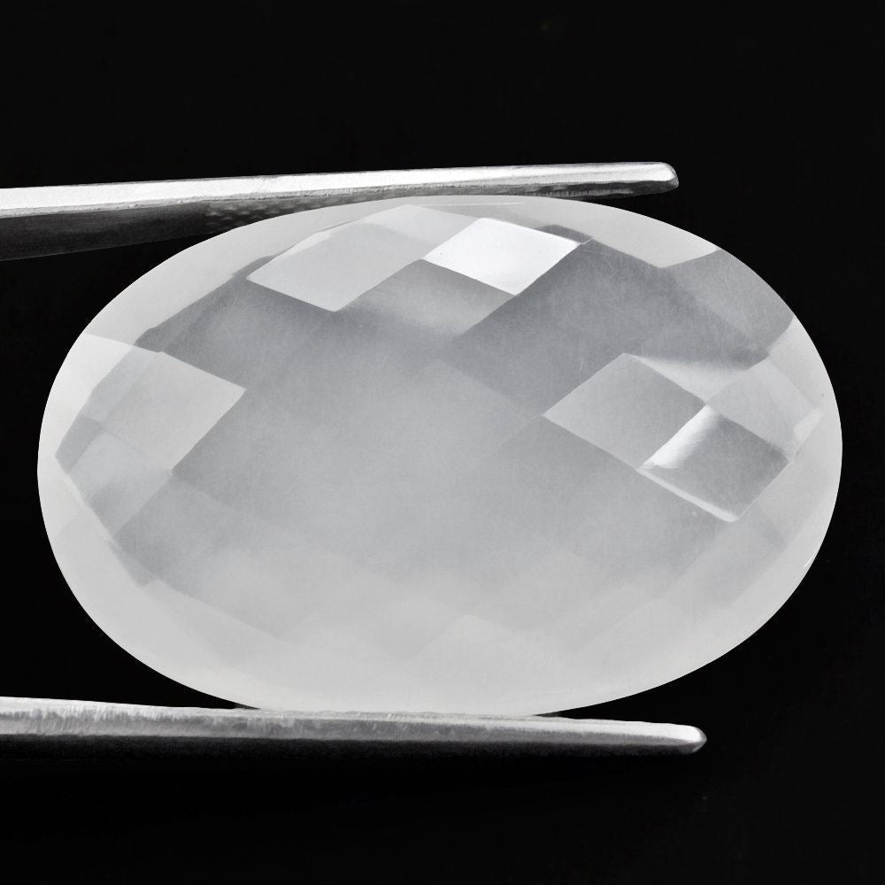 WHITE MILKY QUARTZ BRIOLETTE OVAL 30X20MM 35.83 Cts.