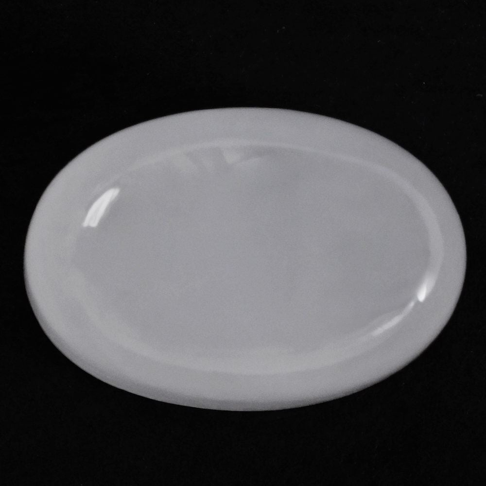 WHITE MILKY QUARTZ PLAIN HIGH DOME OVAL CAB 17.20X11.60MM 18.13 Cts.