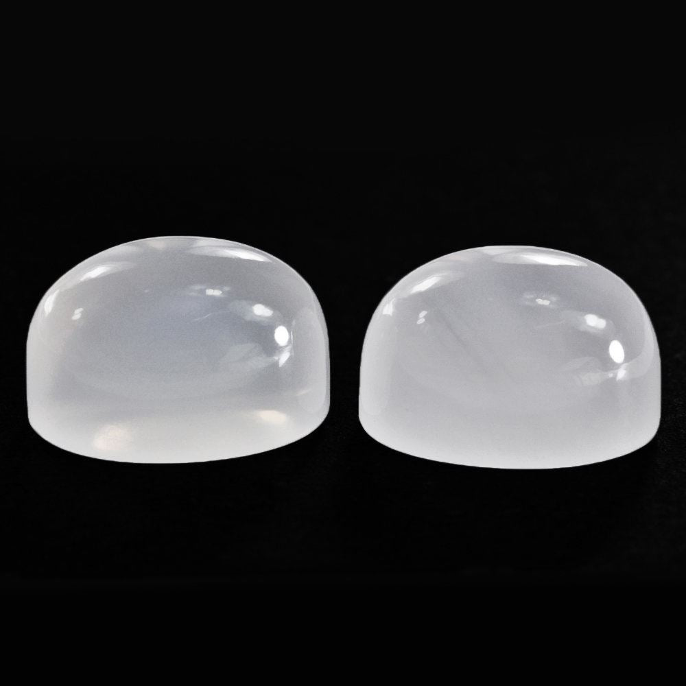 WHITE MILKY QUARTZ PLAIN HIGH DOME OVAL CAB 17.20X11.60MM 18.13 Cts.