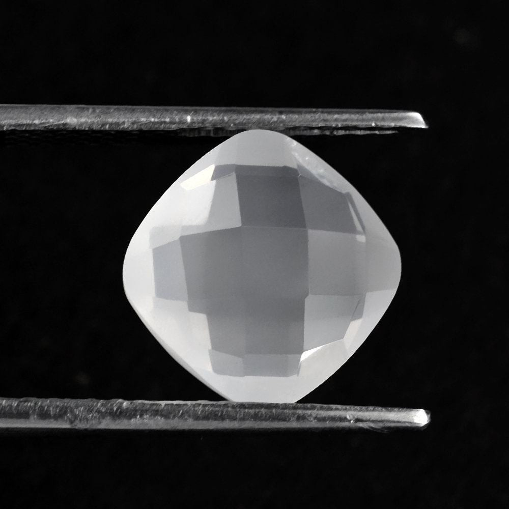 WHITE MILKY QUARTZ BRIOLETTE CUSHION 11MM 5.06 Cts.