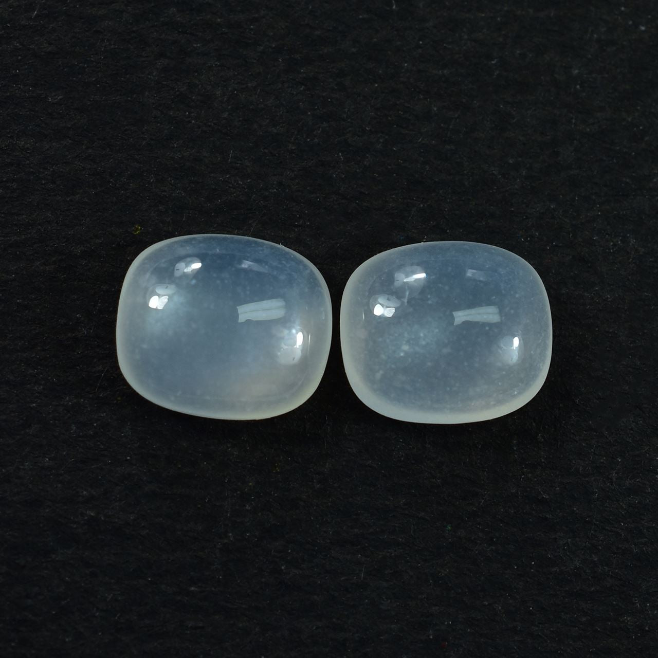 WHITE MILKY QUARTZ PLAIN CUSHION CAB 8.50X6.50 MM 1.75 Cts.