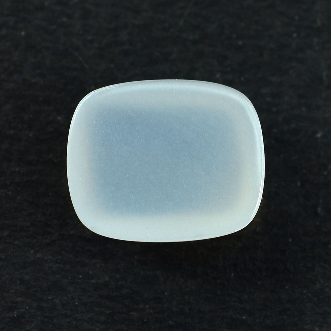 WHITE MILKY QUARTZ PLAIN CUSHION CAB 11.50X9.50 MM 4.43 Cts.