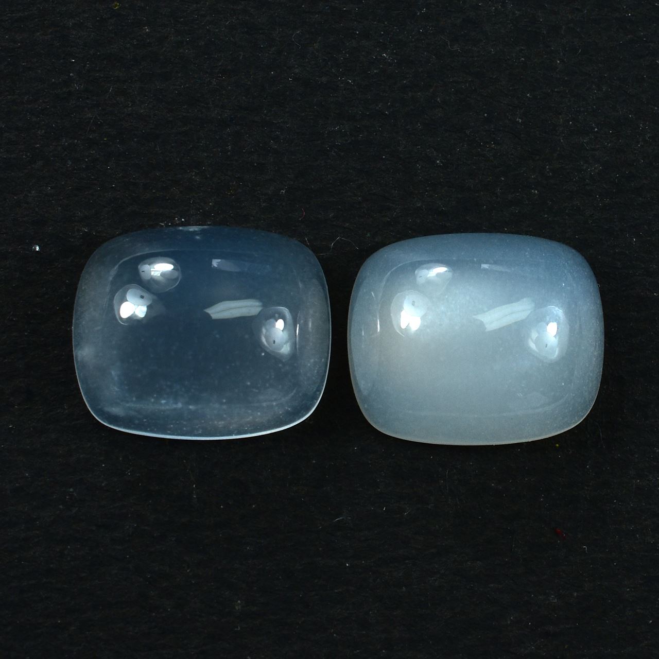 WHITE MILKY QUARTZ PLAIN CUSHION CAB 11.50X9.50 MM 4.43 Cts.