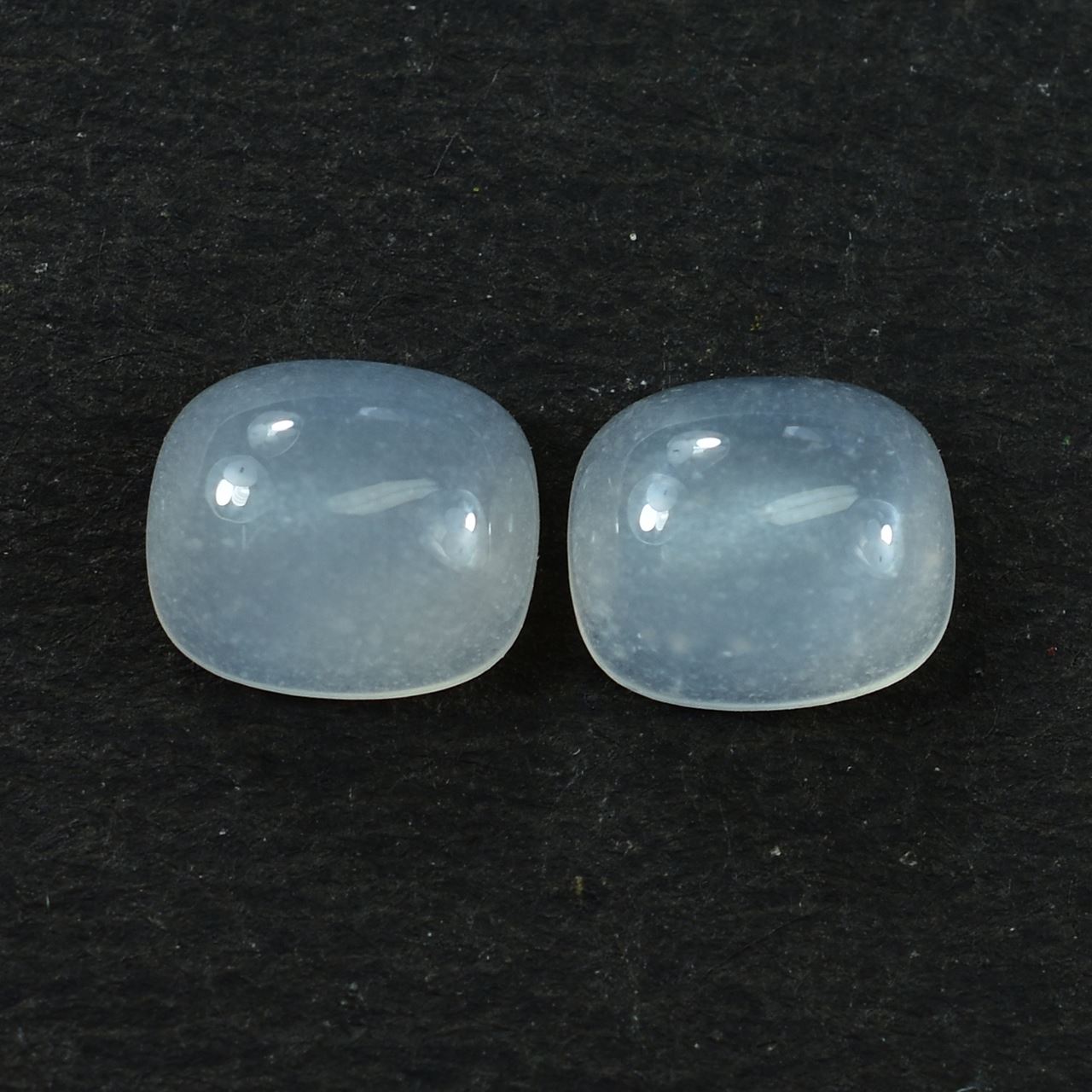 WHITE MILKY QUARTZ PLAIN CUSHION 7.50X7.50 MM 1.75 Cts.