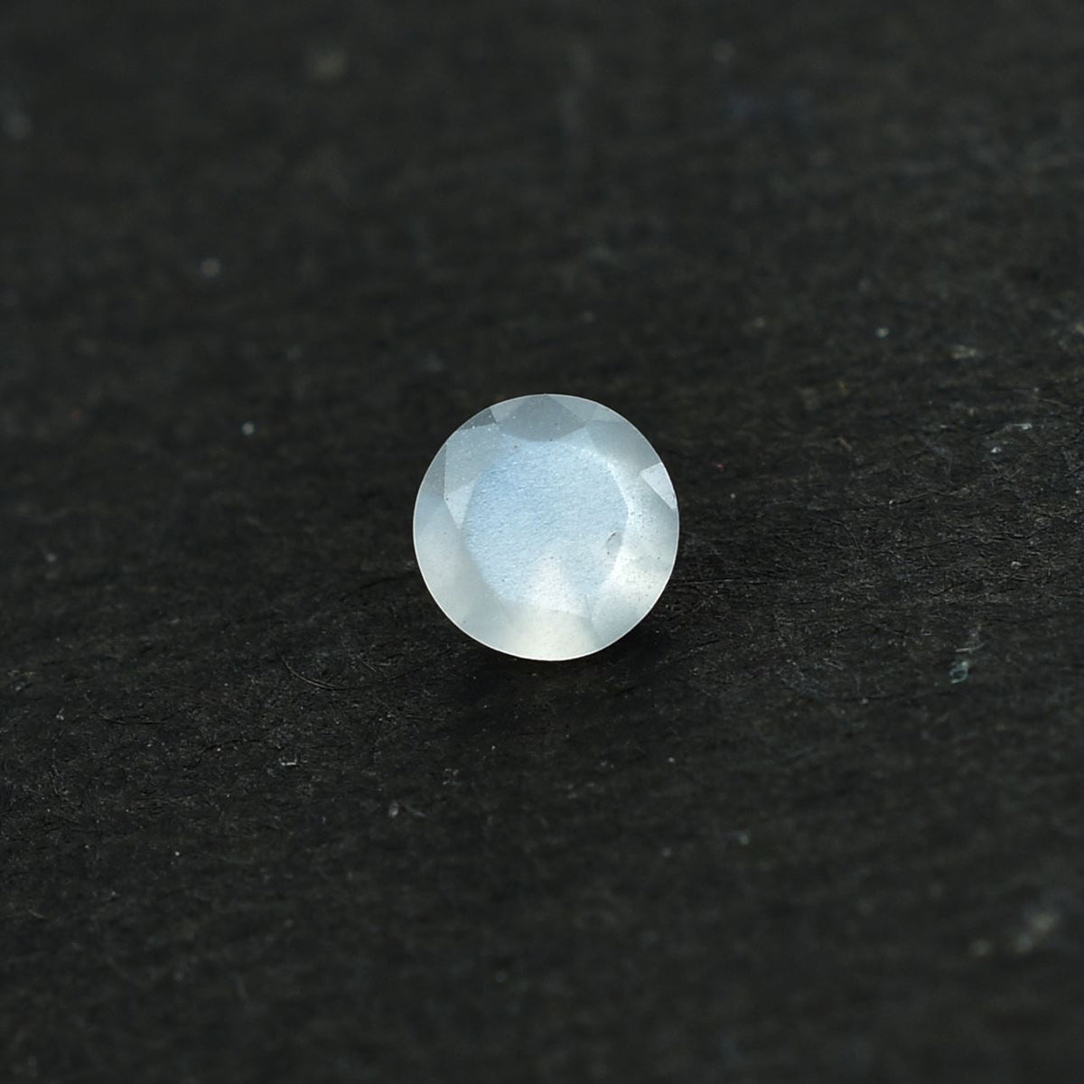 WHITE MILKY QUARTZ  DIAMOND CUT ROUND 3.50X3.50 MM 0.17 Cts.