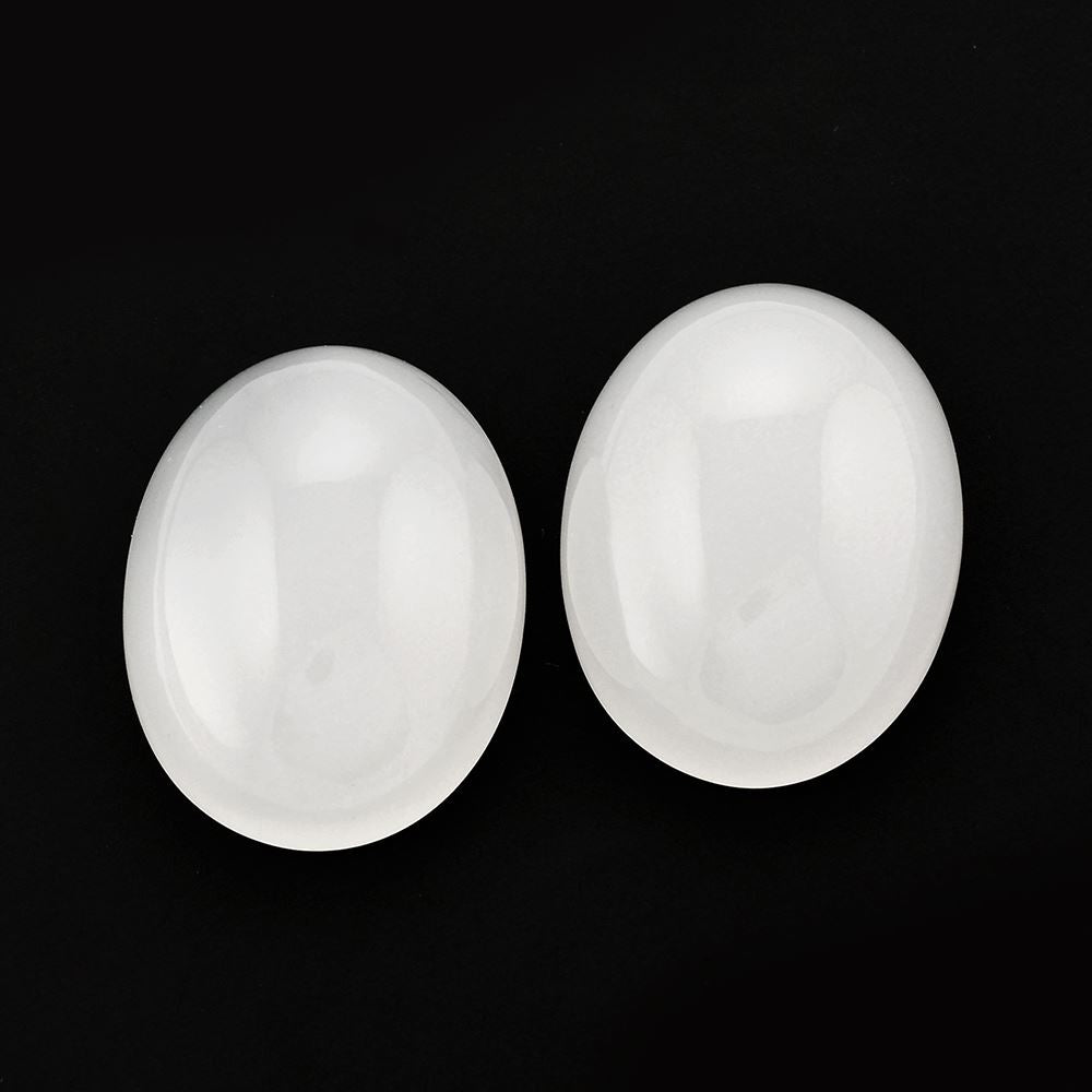 WHITE MILKY QUARTZ OVAL CAB 25X19MM 30.60 Cts.