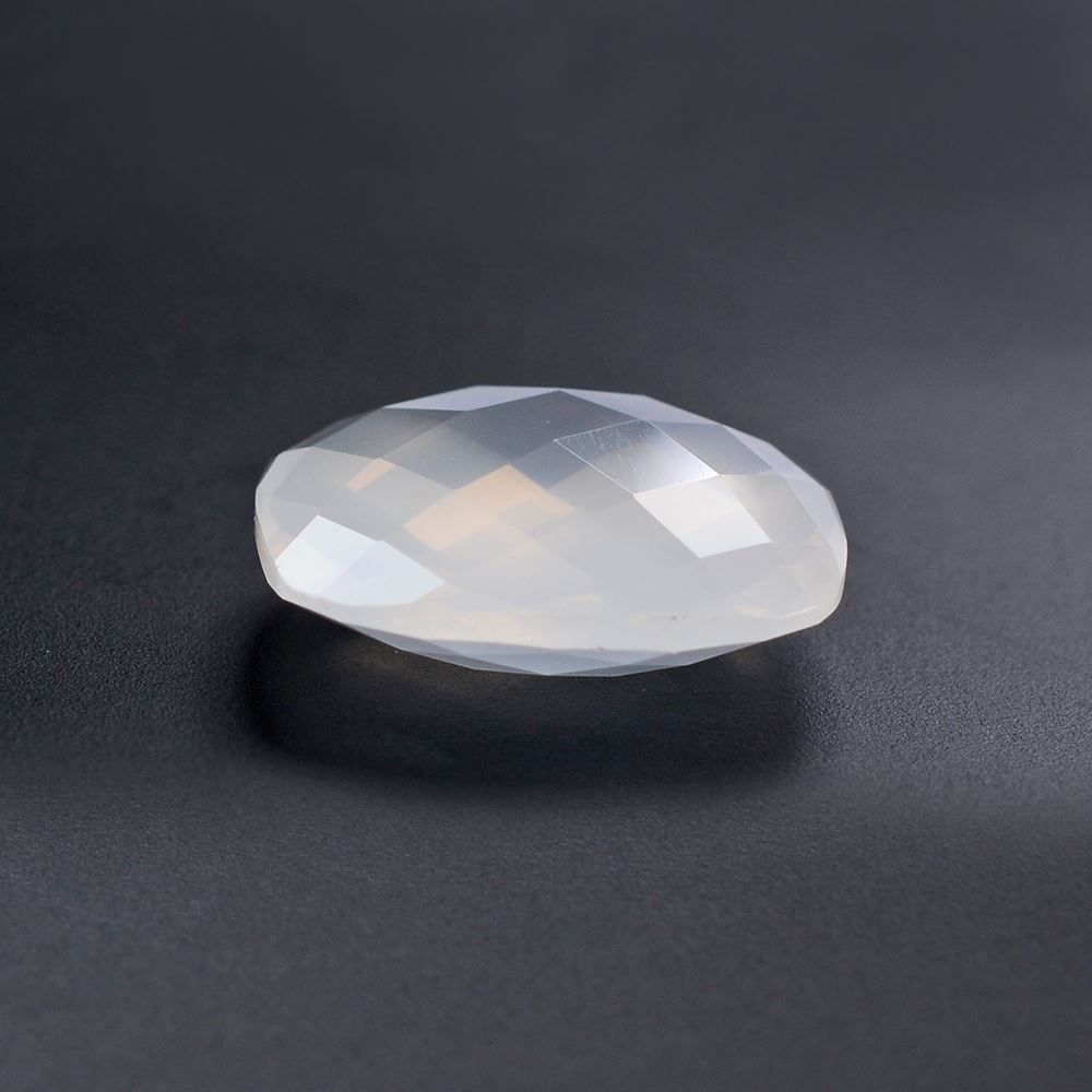 WHITE MILKY QUARTZ BRIOLETTE CUSHION 14MM 7.63 Cts.