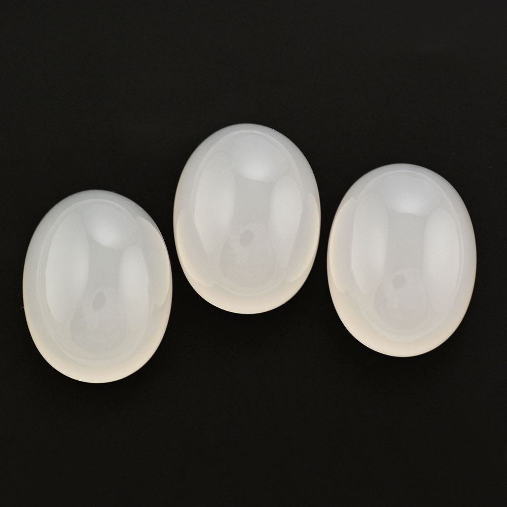 WHITE MILKY QUARTZ OVAL CAB 20X15MM 19.60 Cts.
