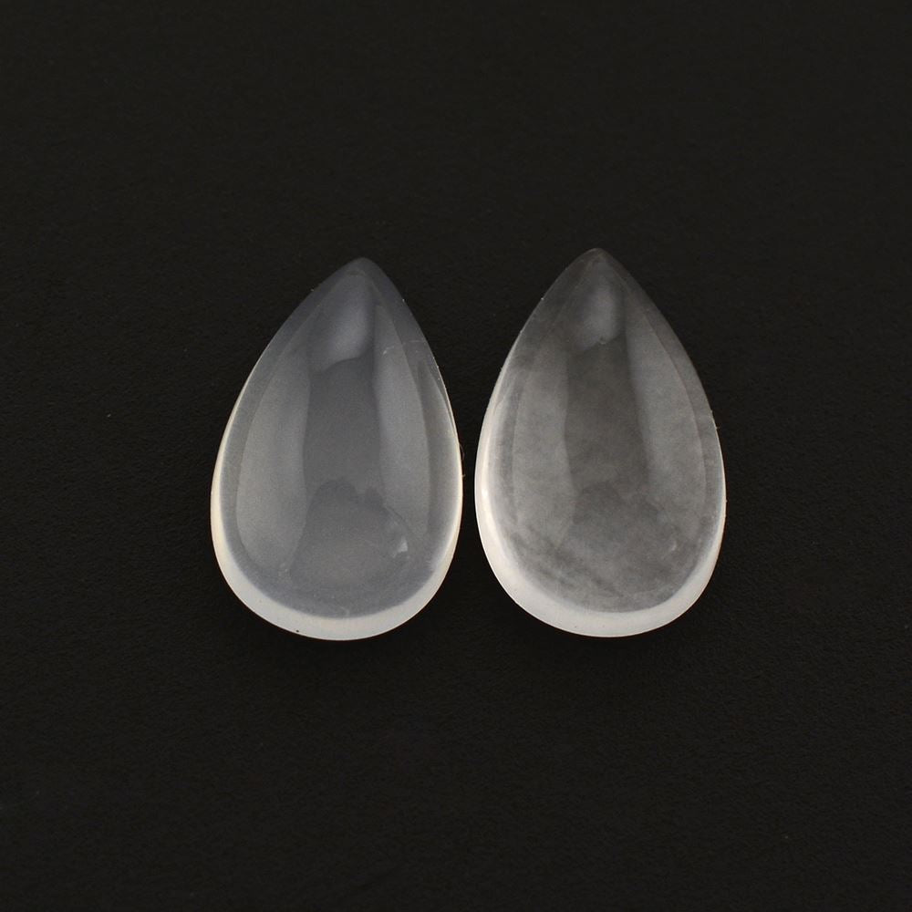 WHITE MILKY QUARTZ PEAR CAB 8X5MM 0.80 Cts.