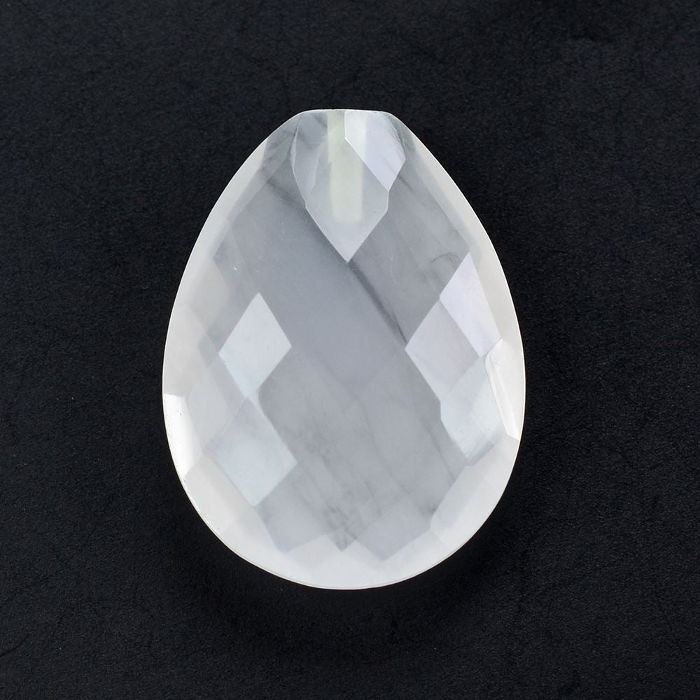 WHITE MILKY QUARTZ BRIOLETTE PEAR (HALF DRILL) 20X15MM 12.28 Cts.