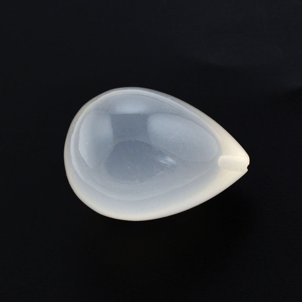WHITE MILKY QUARTZ PLAIN DROP WITH HALF DRILL 18X13MM 19.70 Cts.