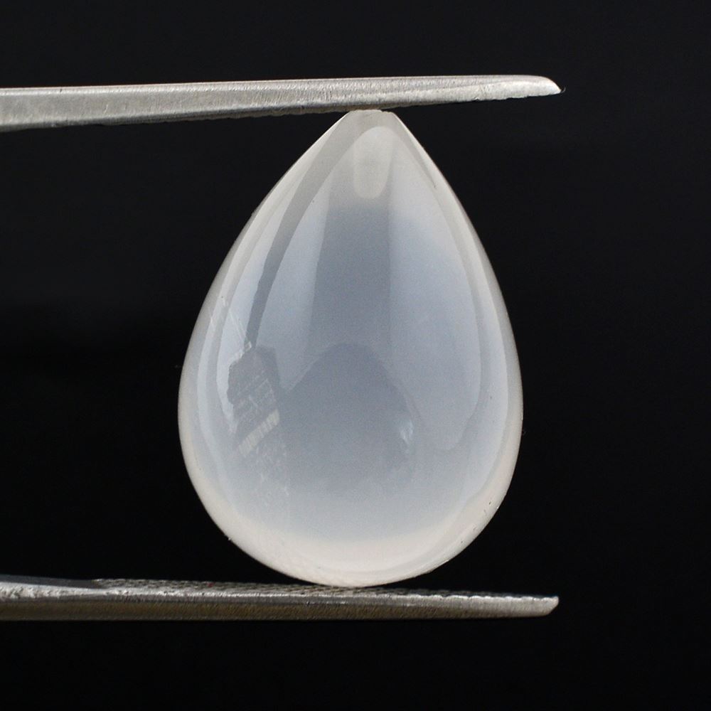 WHITE MILKY QUARTZ PLAIN DROP WITH HALF DRILL 18X13MM 19.70 Cts.