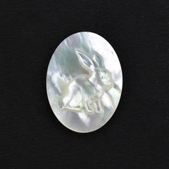 MOTHER OF PEARL WHITE MULTIPLE CARVING OVAL CAMEO (WHITE)(CLEAN) 20.00X15.00 MM 5.08 CTS
