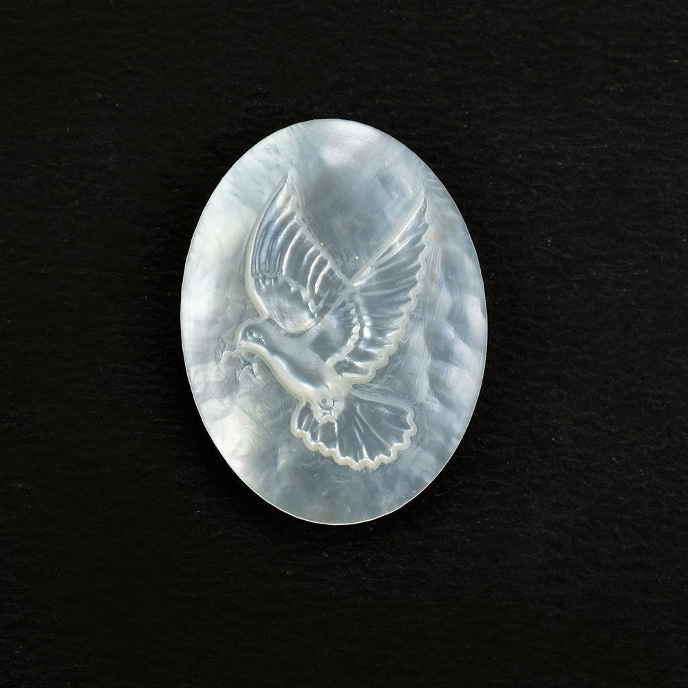 MOTHER OF PEARL WHITE MULTIPLE CARVING OVAL CAMEO (WHITE)(CLEAN) 20.00X15.00 MM 5.08 CTS