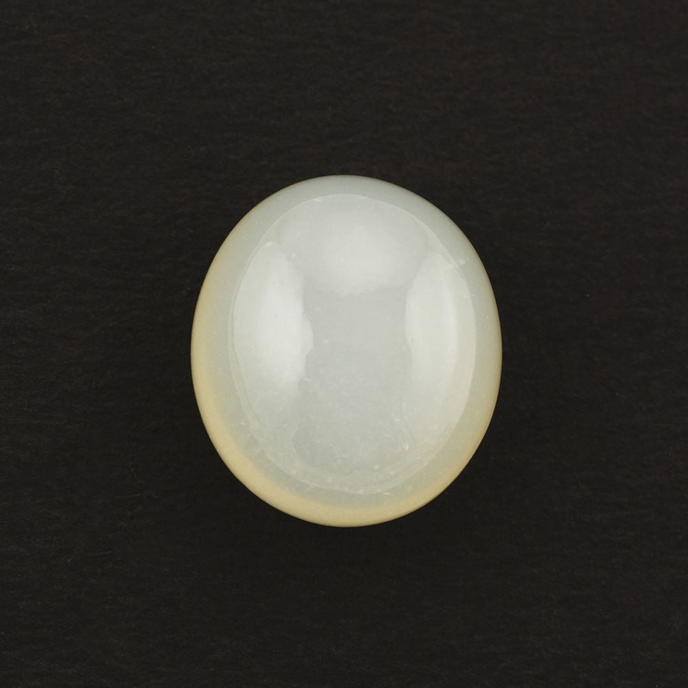 WHITE MOONSTONE OVAL CAB 18X16MM 22.00 Cts.