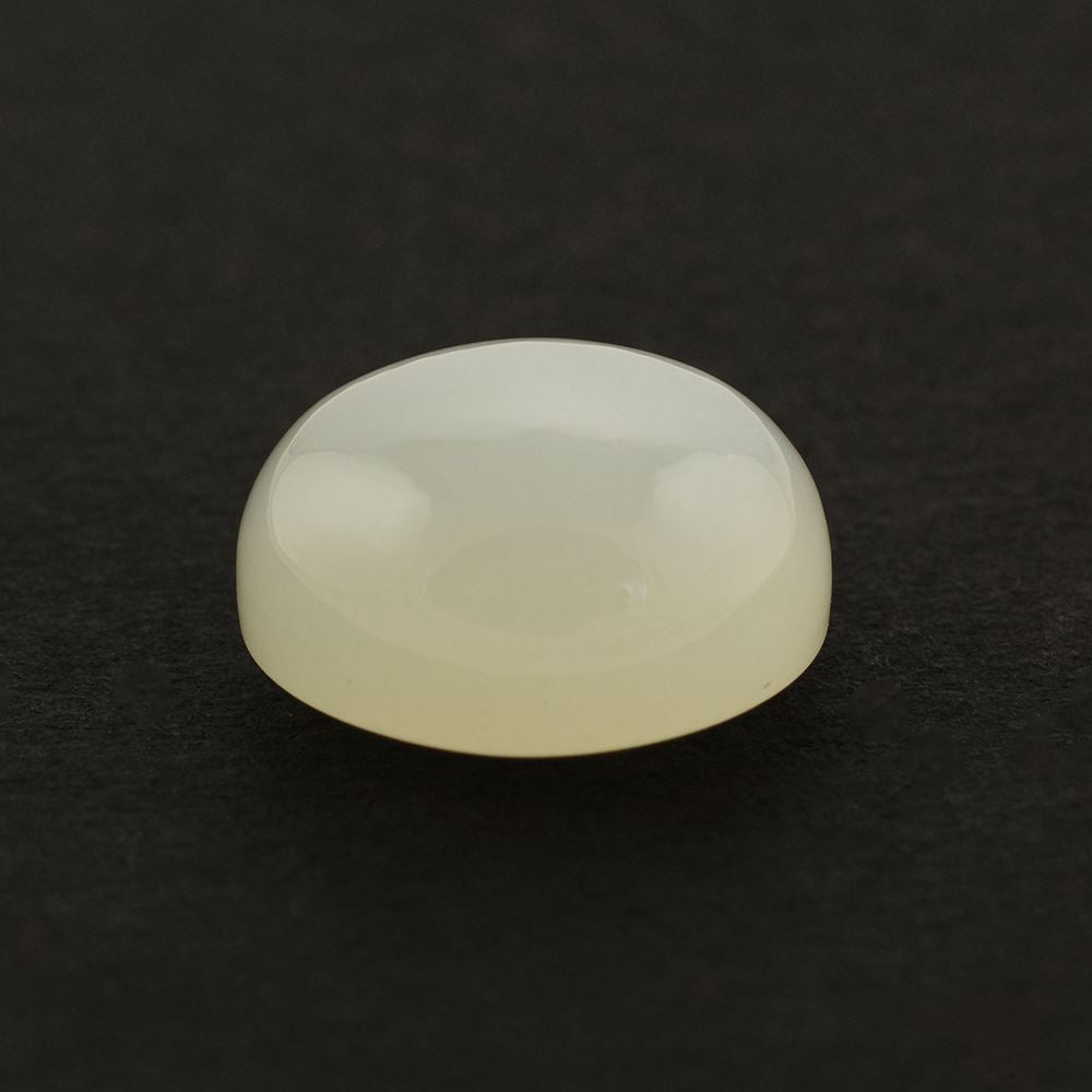 WHITE MOONSTONE OVAL CAB 18X16MM 22.00 Cts.