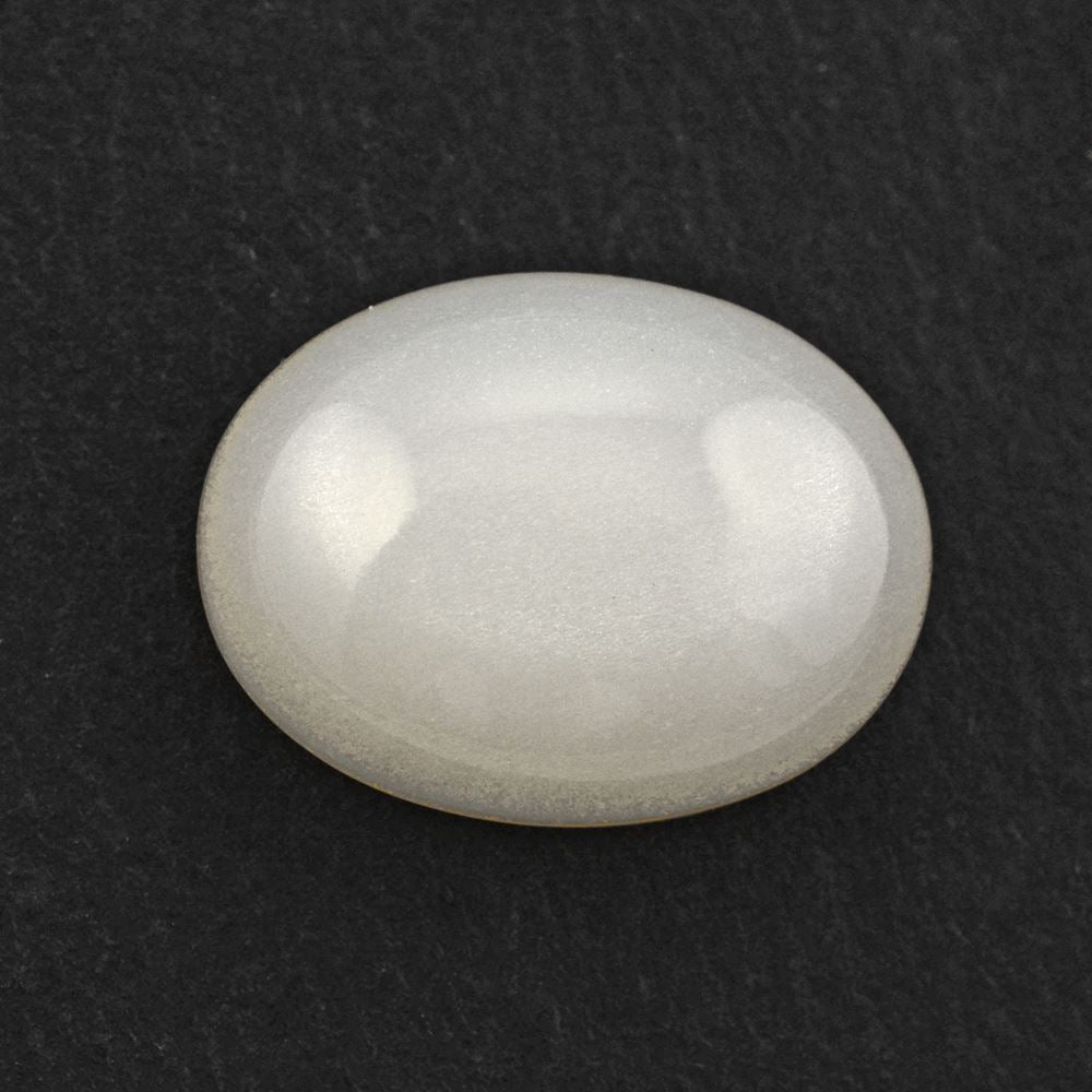 WHITE MOONSTONE OVAL CAB (MILKY) 16X12MM 8.74 Cts.