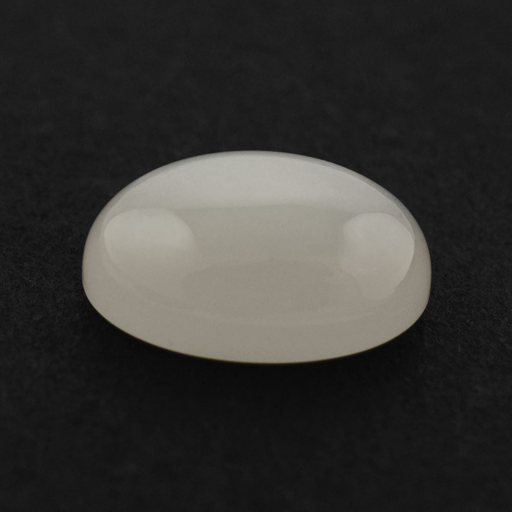 WHITE MOONSTONE OVAL CAB (MILKY) 16X12MM 8.74 Cts.