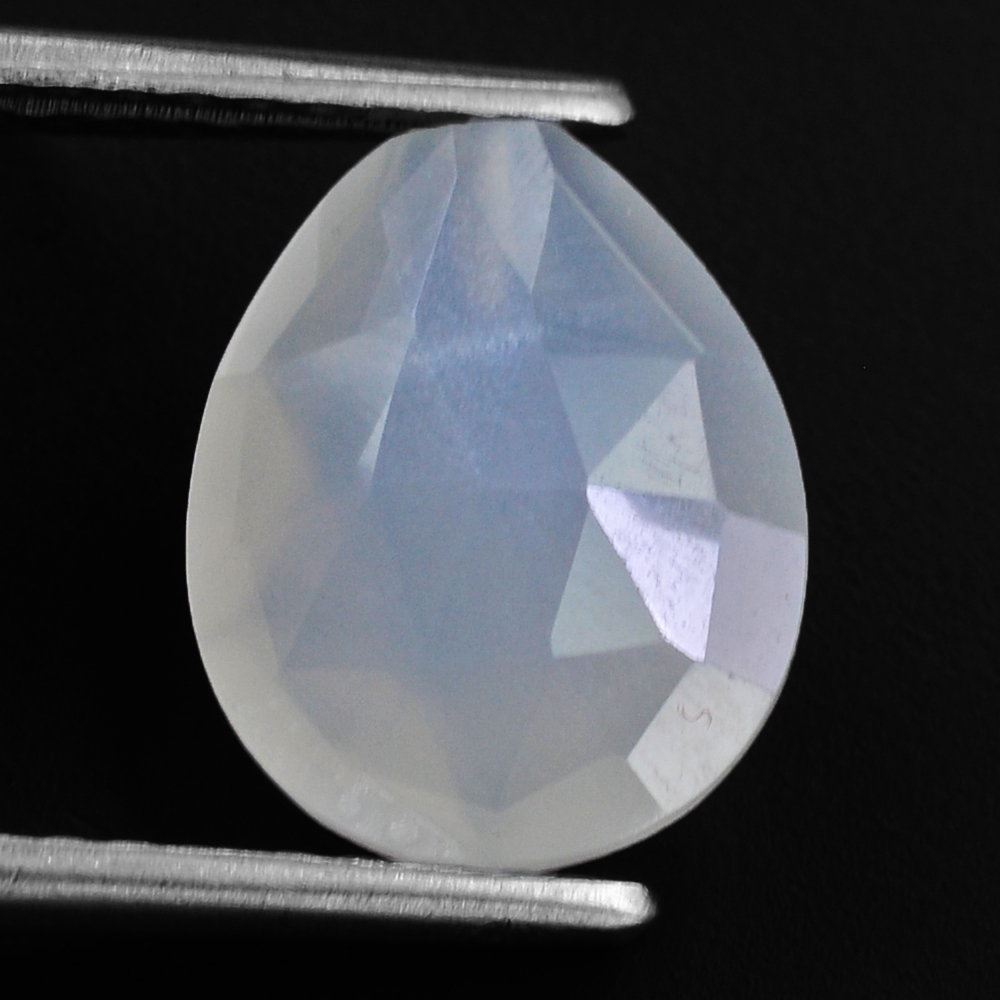 WHITE MOONSTONE ROSE CUT BRIOLETTE PEAR (MILKY) (HALF DRILL 0.70MM) 12X10MM 3.81 Cts.