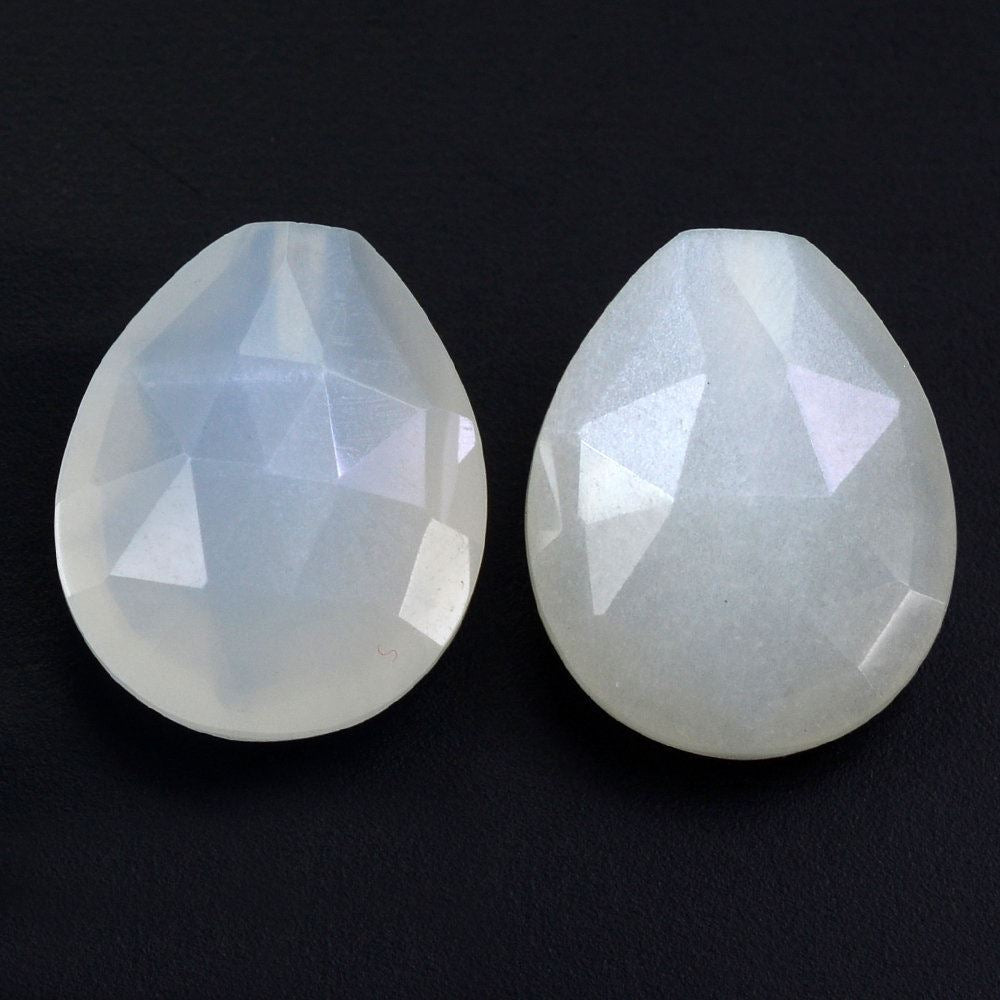 WHITE MOONSTONE ROSE CUT BRIOLETTE PEAR (MILKY) (HALF DRILL 0.70MM) 12X10MM 3.81 Cts.