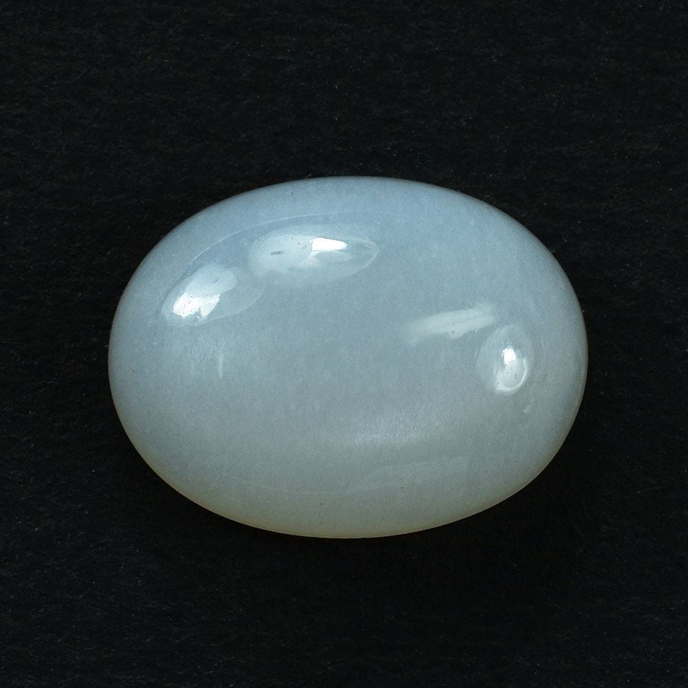WHITE MOONSTONE PLAIN OVAL CAB 15X11.50MM 6.76 Cts.