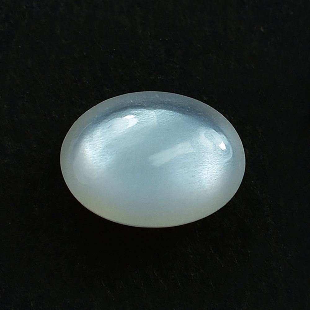 WHITE MOONSTONE PLAIN OVAL LENTIL 8X6MM 1.05 Cts.