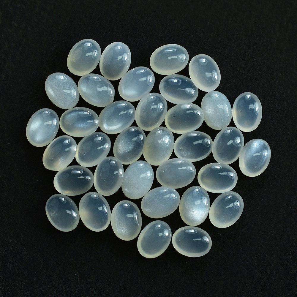 WHITE MOONSTONE PLAIN OVAL LENTIL 8X6MM 1.05 Cts.