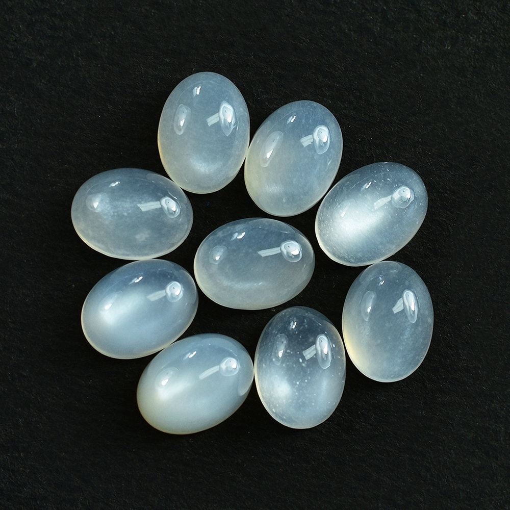 WHITE MOONSTONE PLAIN OVAL CAB 8X6MM 1.21 Cts.