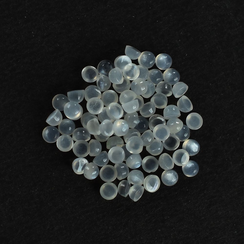 WHITE MOONSTONE PLAIN ROUND CAB (MILKY) 1.70X1.70 MM 0.03 Cts.