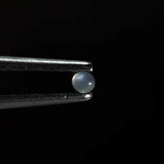 WHITE MOONSTONE PLAIN ROUND CAB (MILKY) 1.80X1.80 MM 0.03 Cts.
