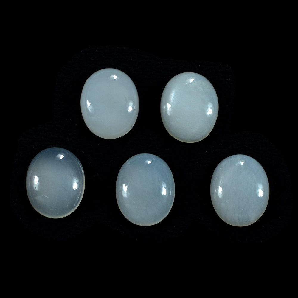 WHITE MOONSTONE (MILKY) PLAIN OVAL CAB 11.00X9.00 MM 2.68 Cts.