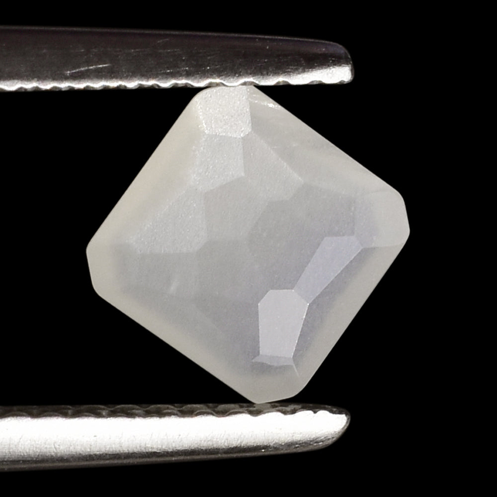 WHITE MOONSTONE (MILKY) IRREGULAR CUT BRIOLETTE OCTAGON 6.50X6.50 M 1.00 Cts.