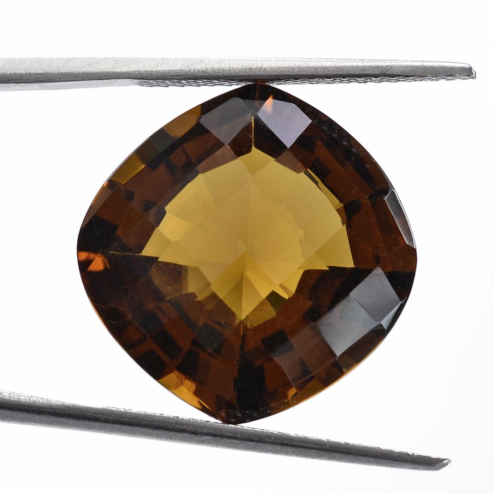 WHISKY QUARTZ ONION CHECKER CUT CUSHION ON TOP STEP CUT BACK 18MM 14.57 Cts.