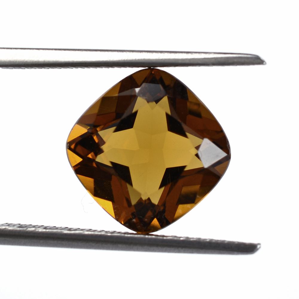 WHISKY QUARTZ CUT CUSHION 10MM 3.70 Cts.