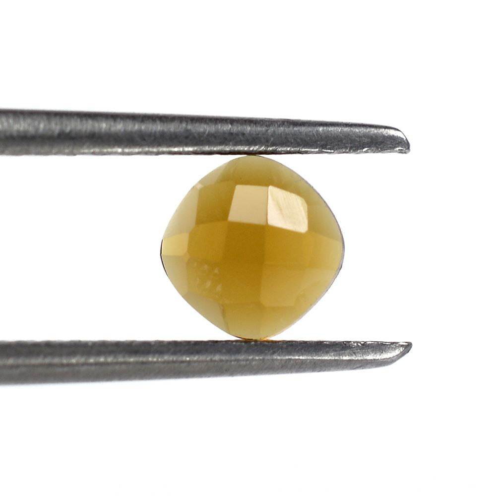 WHISKY QUARTZ CHECKER CUT CUSHION CAB 5MM 0.55 Cts.