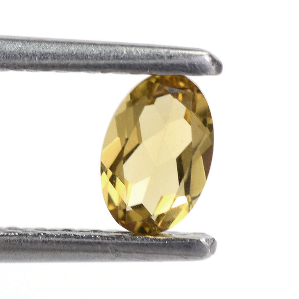 WHISKY QUARTZ CUT OVAL 6X4MM 0.37 Cts.