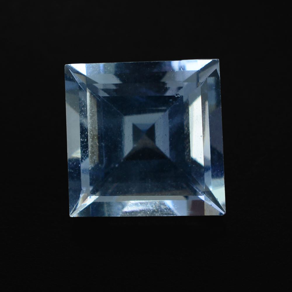 AQUAMARINE CUT SQUARE (A+/SI) 8MM 2.35 Cts.