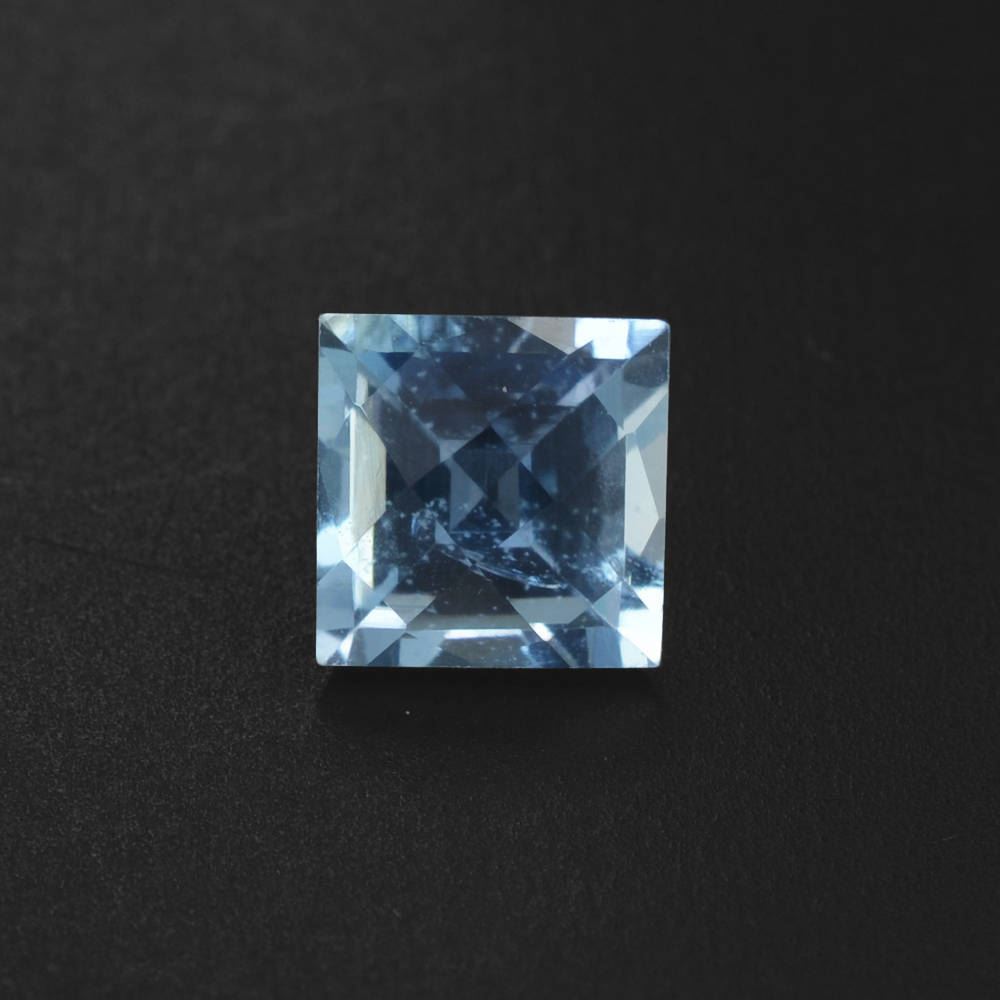 AQUAMARINE CHECKER CUT SQUARE (A+++/SI) 5MM 0.66 Cts.